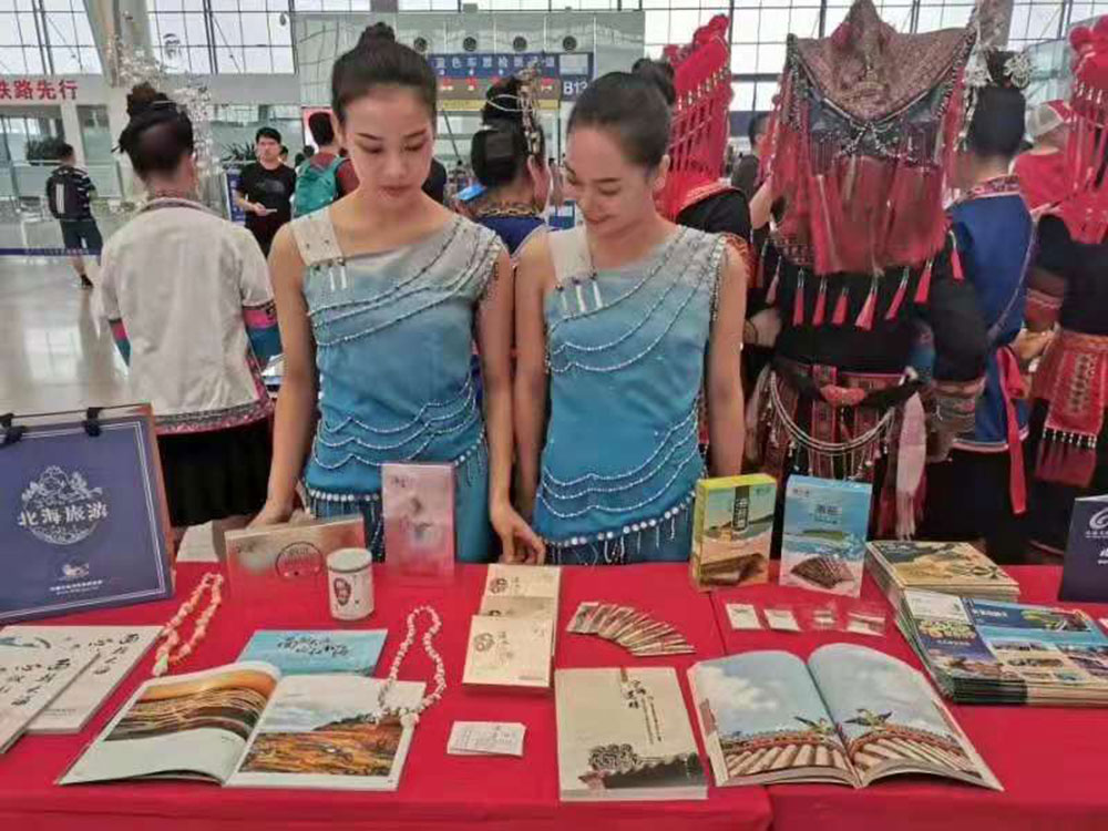 搭乘首發(fā)高鐵，海真珠珍珠粉抵達(dá)東方明珠